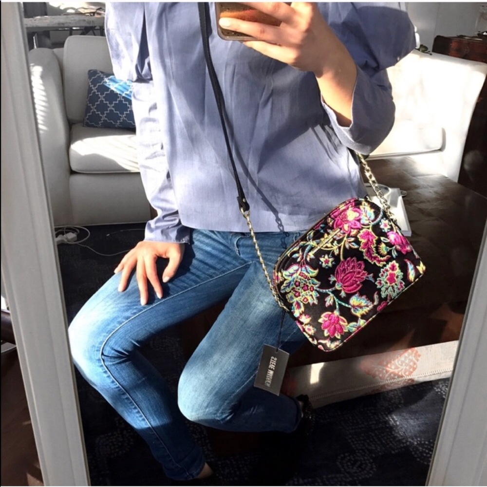 LAST ONE‼️STEVE MADDEN Red Quilt Crossbody Bag! ❤️ - Picture 7 of 8